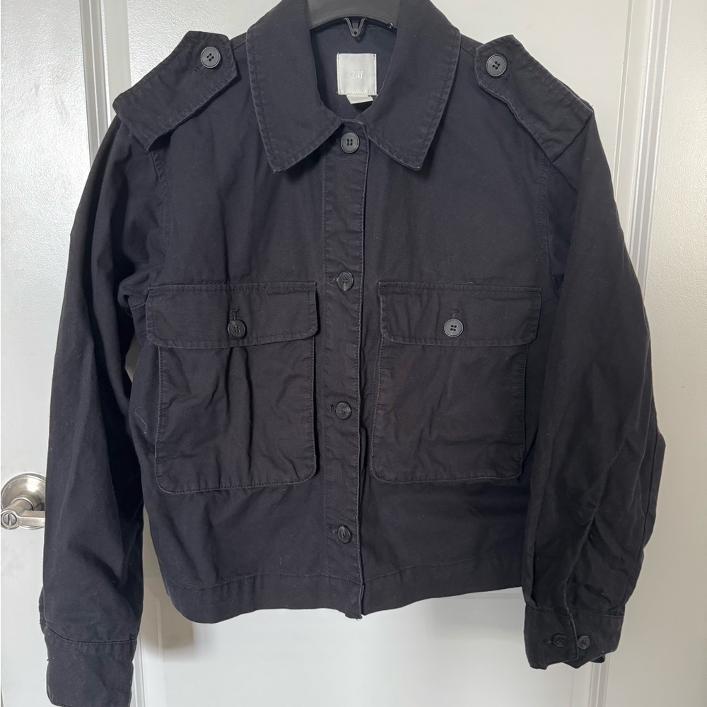 H&M Cropped Navy Jacket with POCKETS!